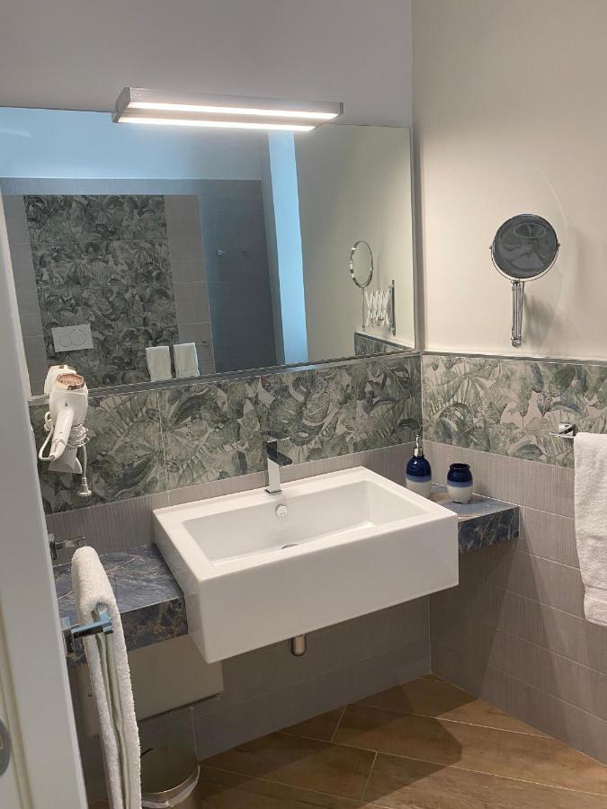 Porto Di Mare B&B Джовинаццо Экстерьер фото